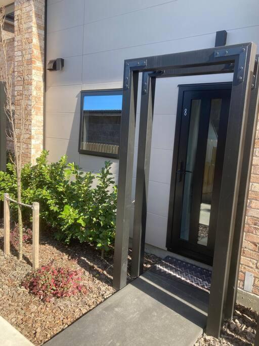 Cheerful 2 Bedroom Townhouse In Addington! Apartment *