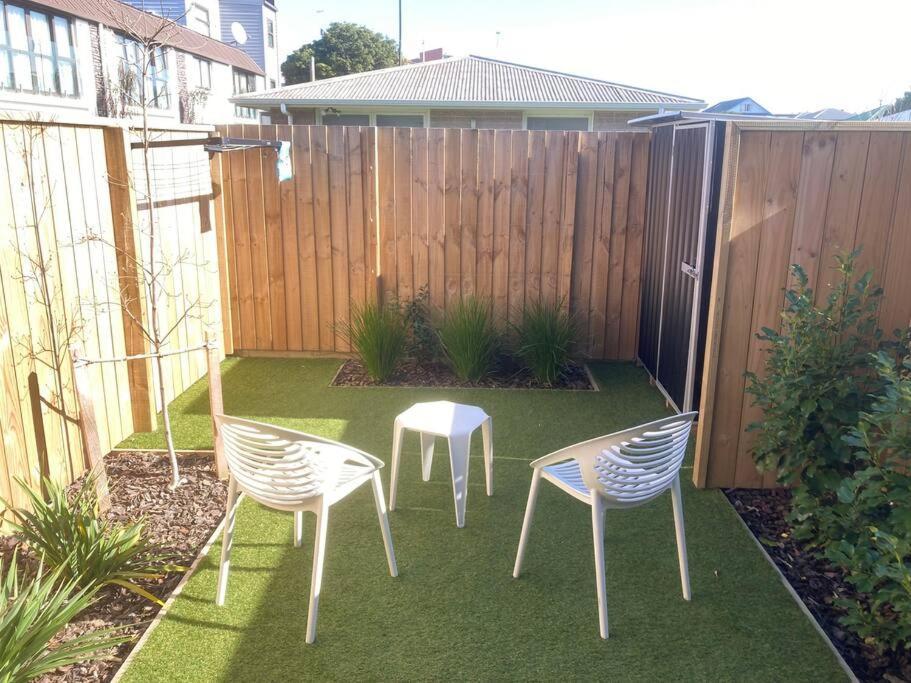 Cheerful 2 Bedroom Townhouse In Addington! Apartment