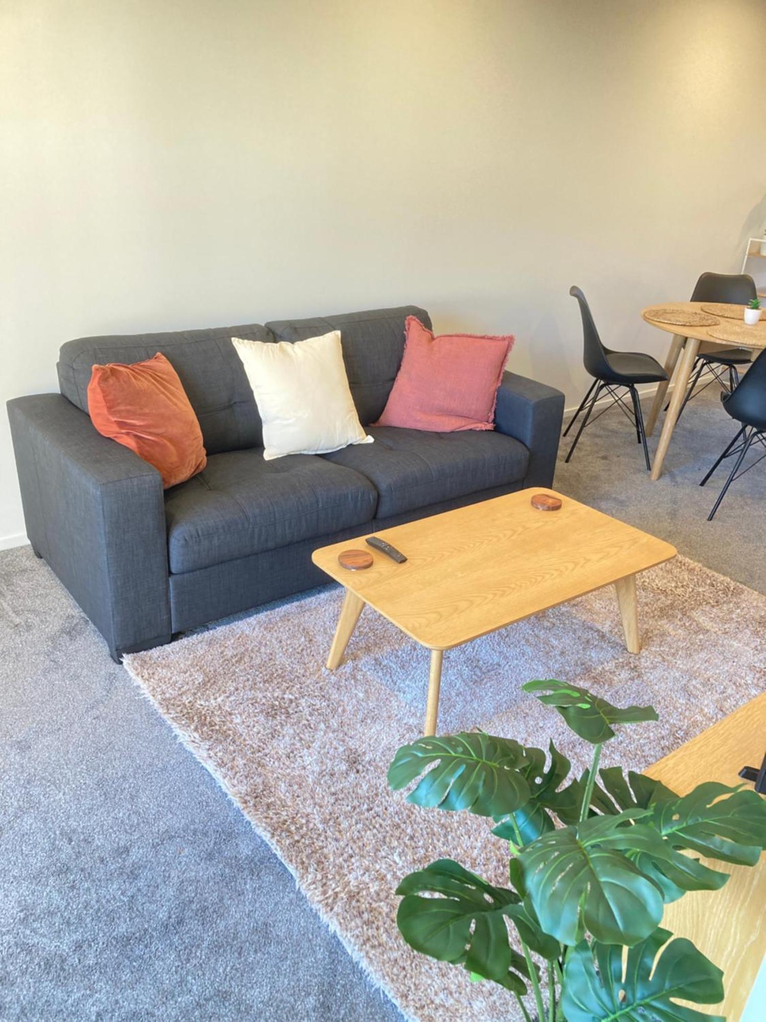 Cheerful 2 Bedroom Townhouse In Addington! Apartment